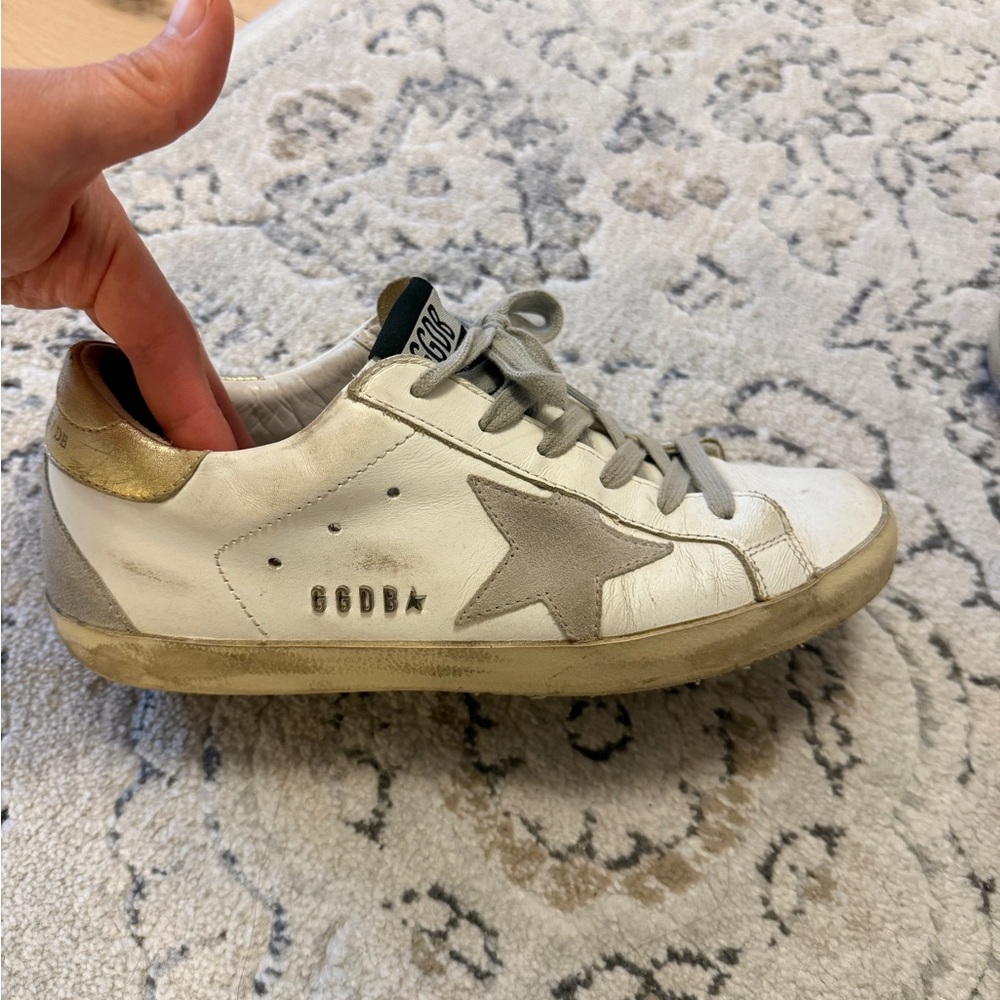 Golden Goose White Leather women’s Sneaker with Gray Star and Gold Heel